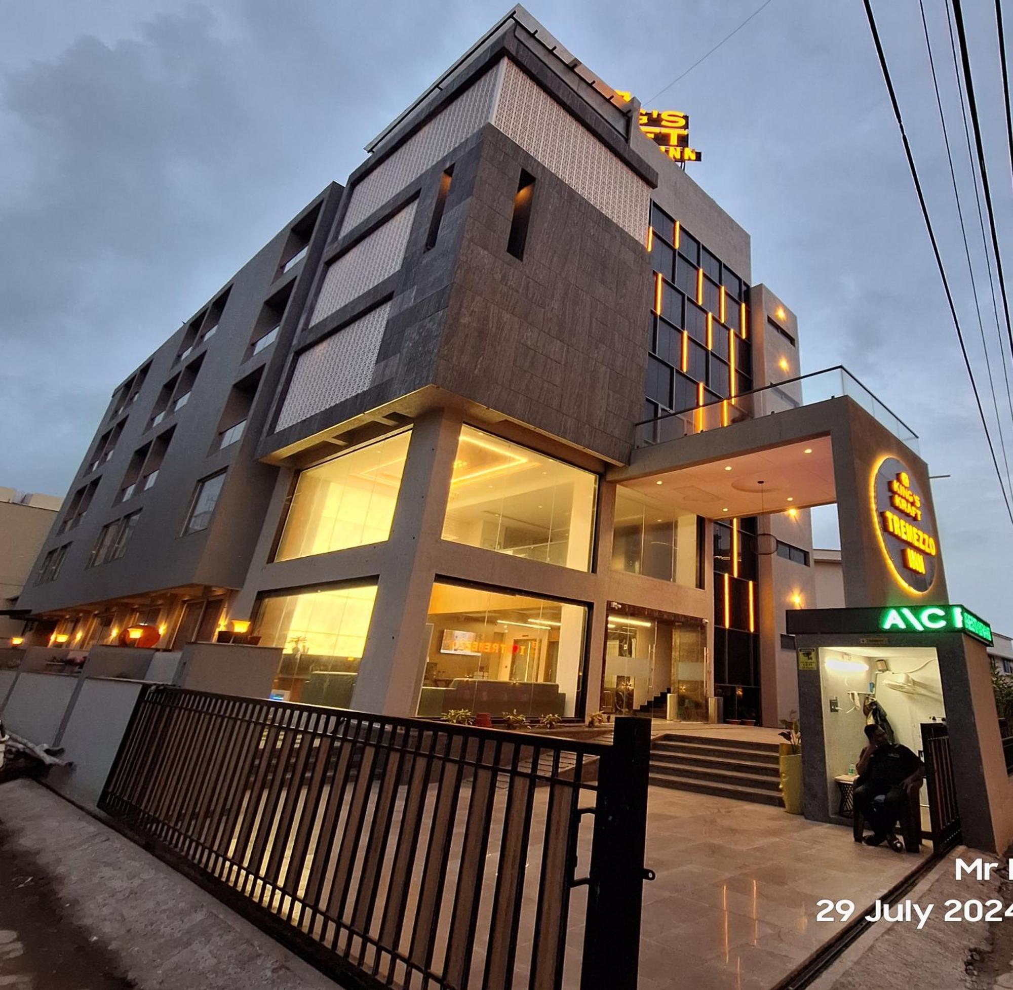 Kings Kraft Tremezzo Inn, Somnāth Dış mekan fotoğraf