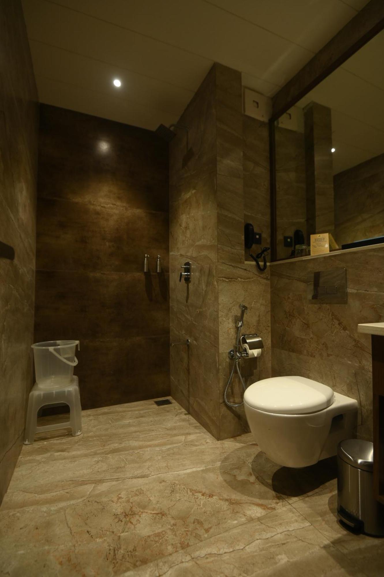 Kings Kraft Tremezzo Inn, Somnāth Dış mekan fotoğraf