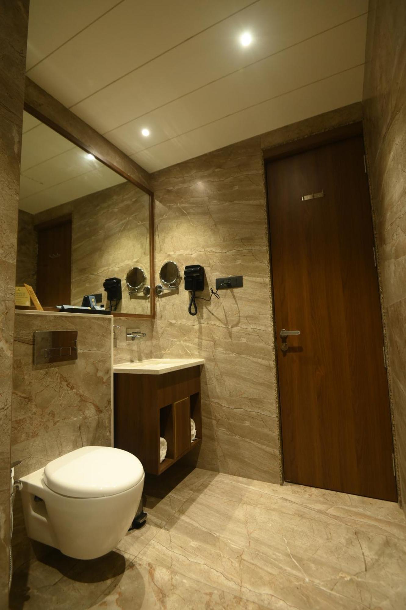 Kings Kraft Tremezzo Inn, Somnāth Dış mekan fotoğraf