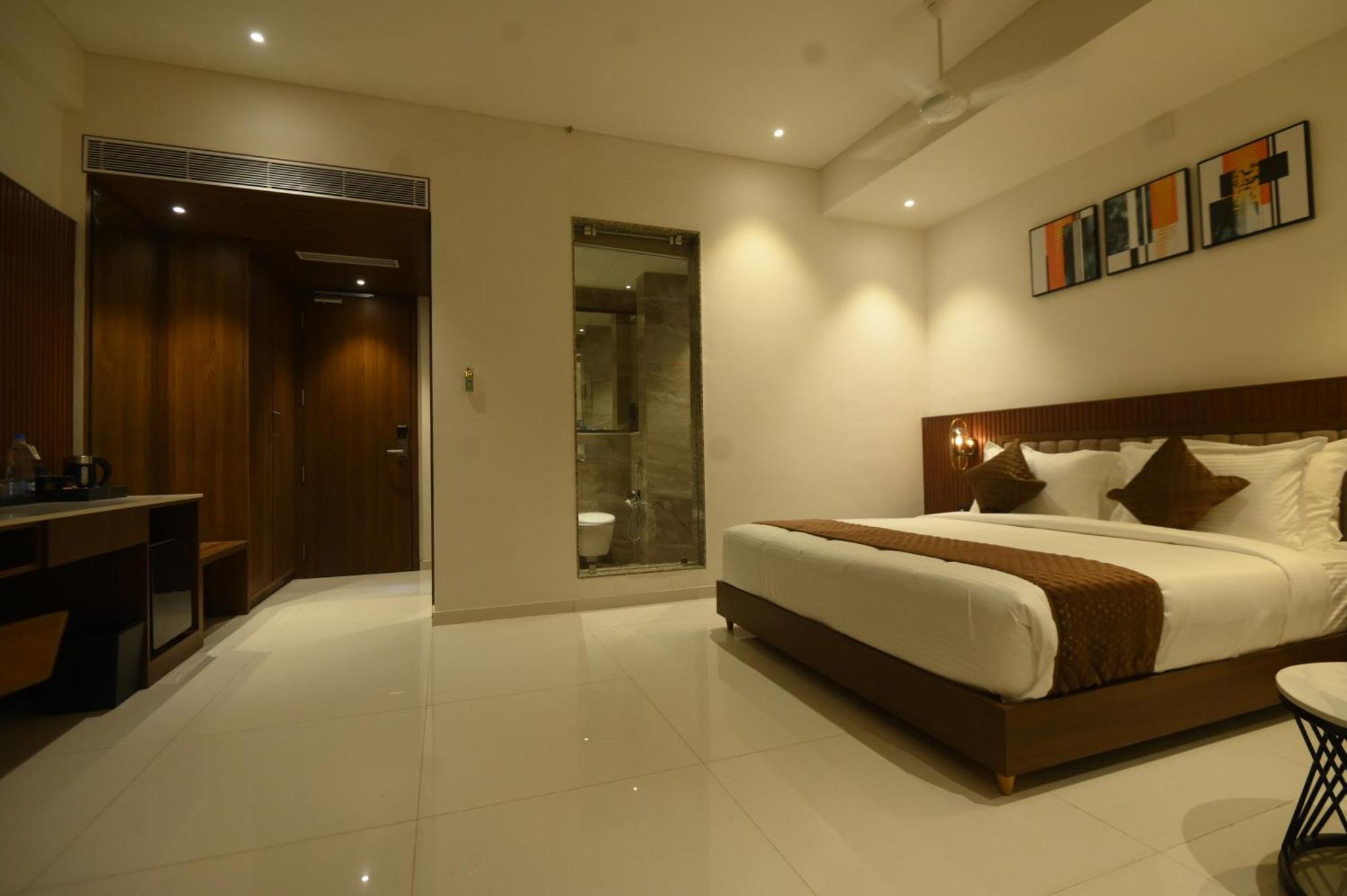 Kings Kraft Tremezzo Inn, Somnāth Dış mekan fotoğraf