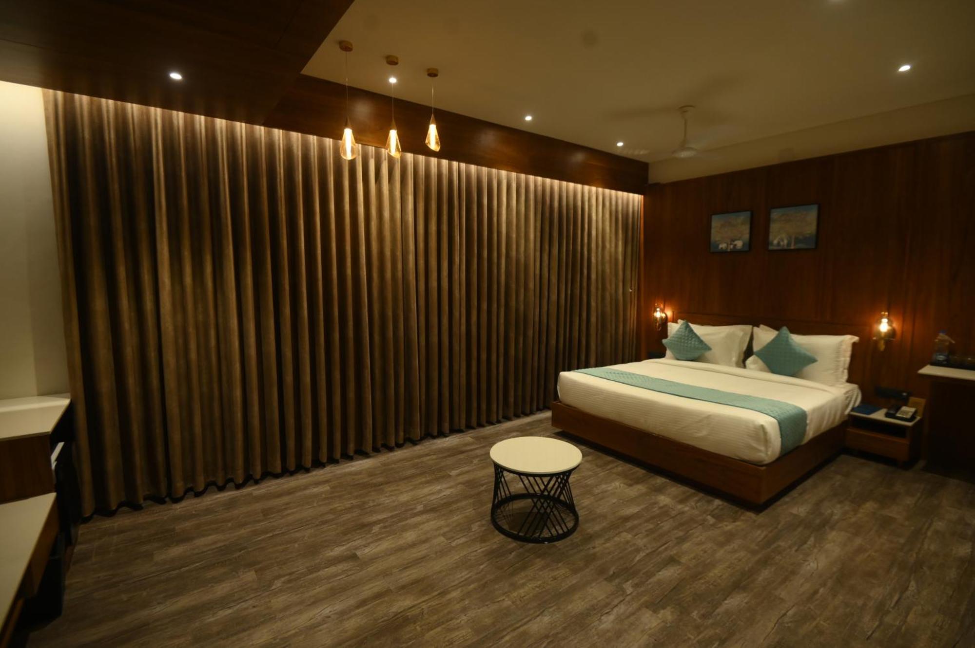 Kings Kraft Tremezzo Inn, Somnāth Dış mekan fotoğraf