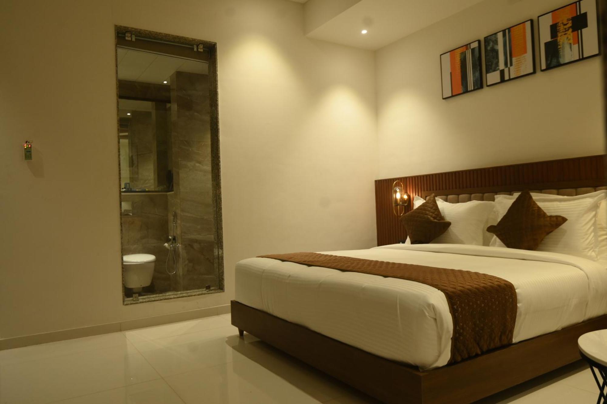Kings Kraft Tremezzo Inn, Somnāth Dış mekan fotoğraf