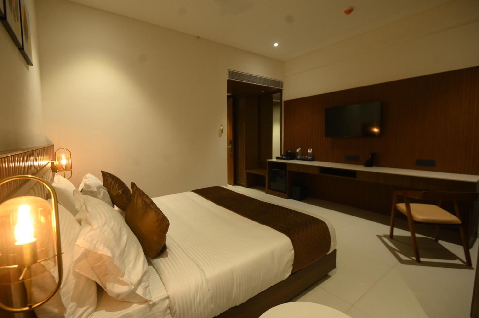 Kings Kraft Tremezzo Inn, Somnāth Dış mekan fotoğraf