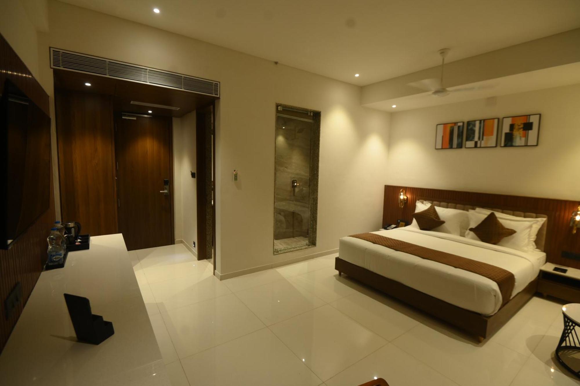 Kings Kraft Tremezzo Inn, Somnāth Dış mekan fotoğraf