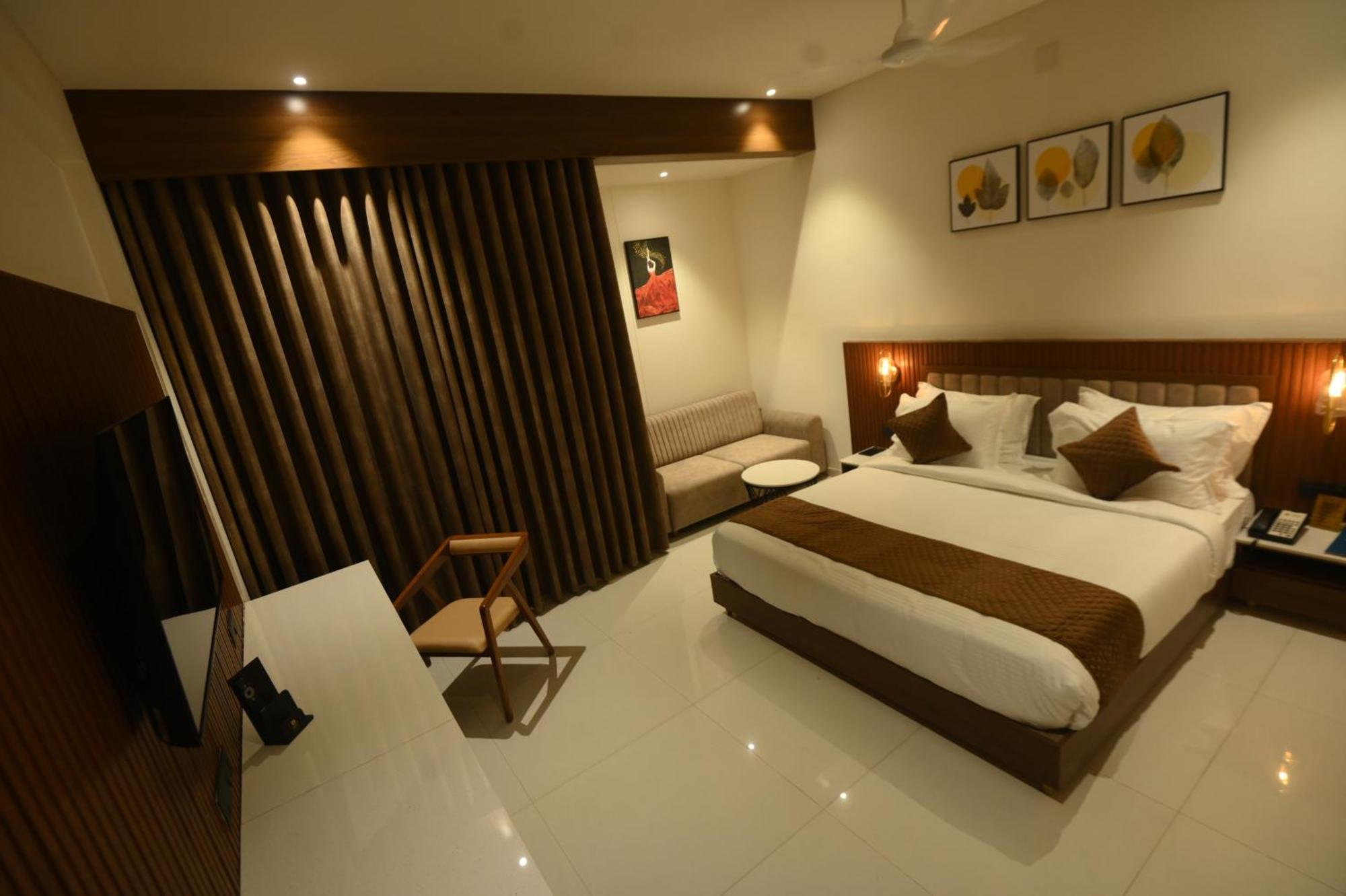 Kings Kraft Tremezzo Inn, Somnāth Dış mekan fotoğraf